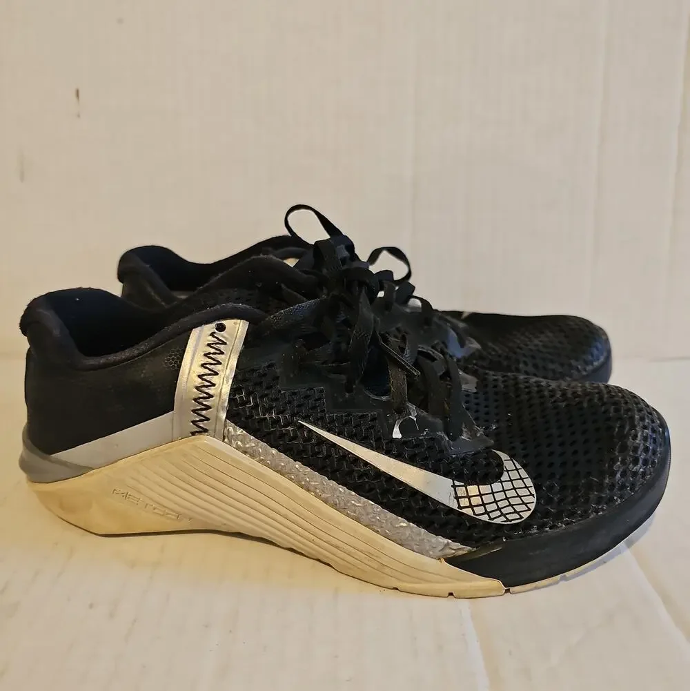 Size 7.5 - Nike Metcon 6 Black Metallic Silver Women's Pre-owned Training Shoes